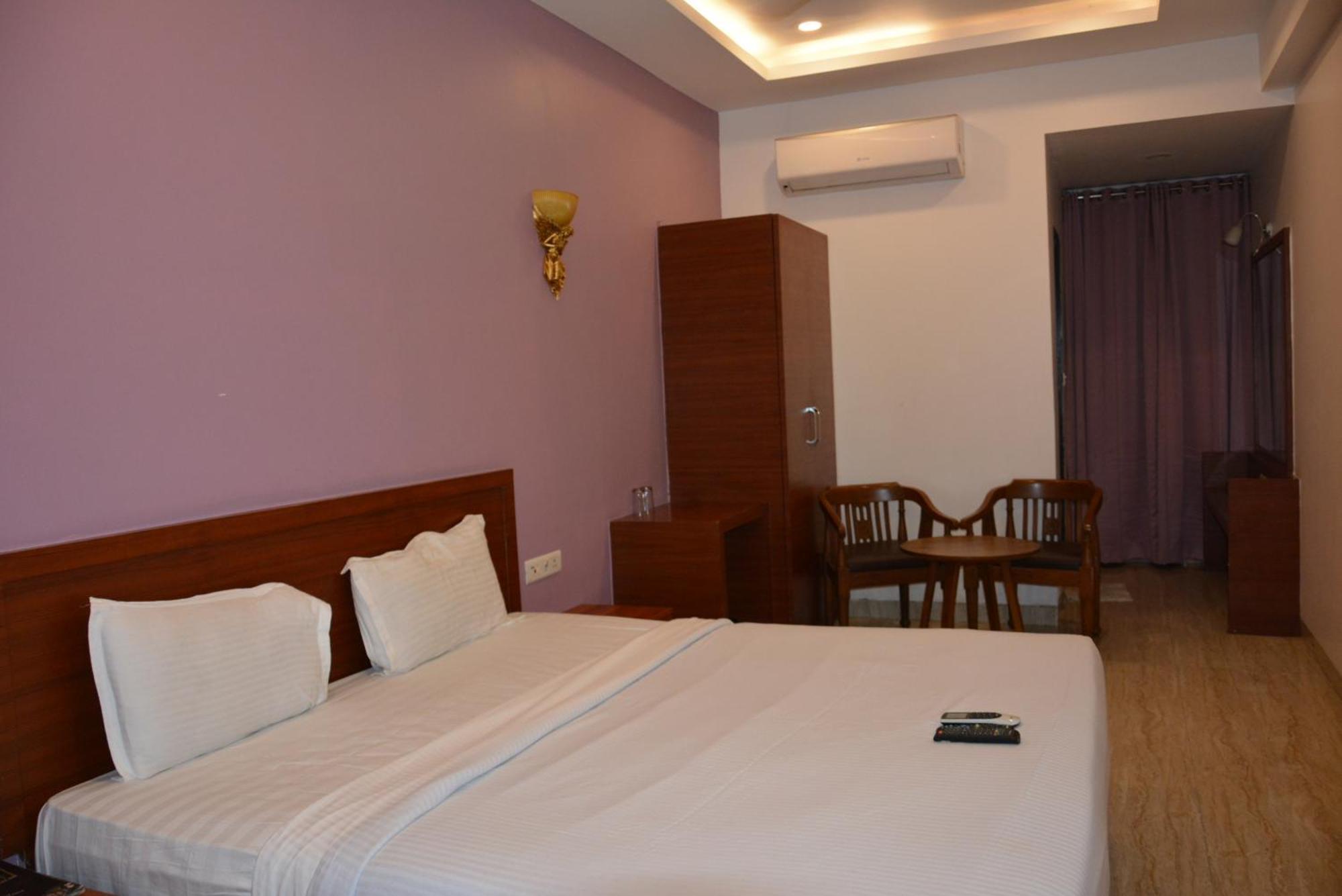 The Grand Neelam Hotel Raipur  Bagian luar foto