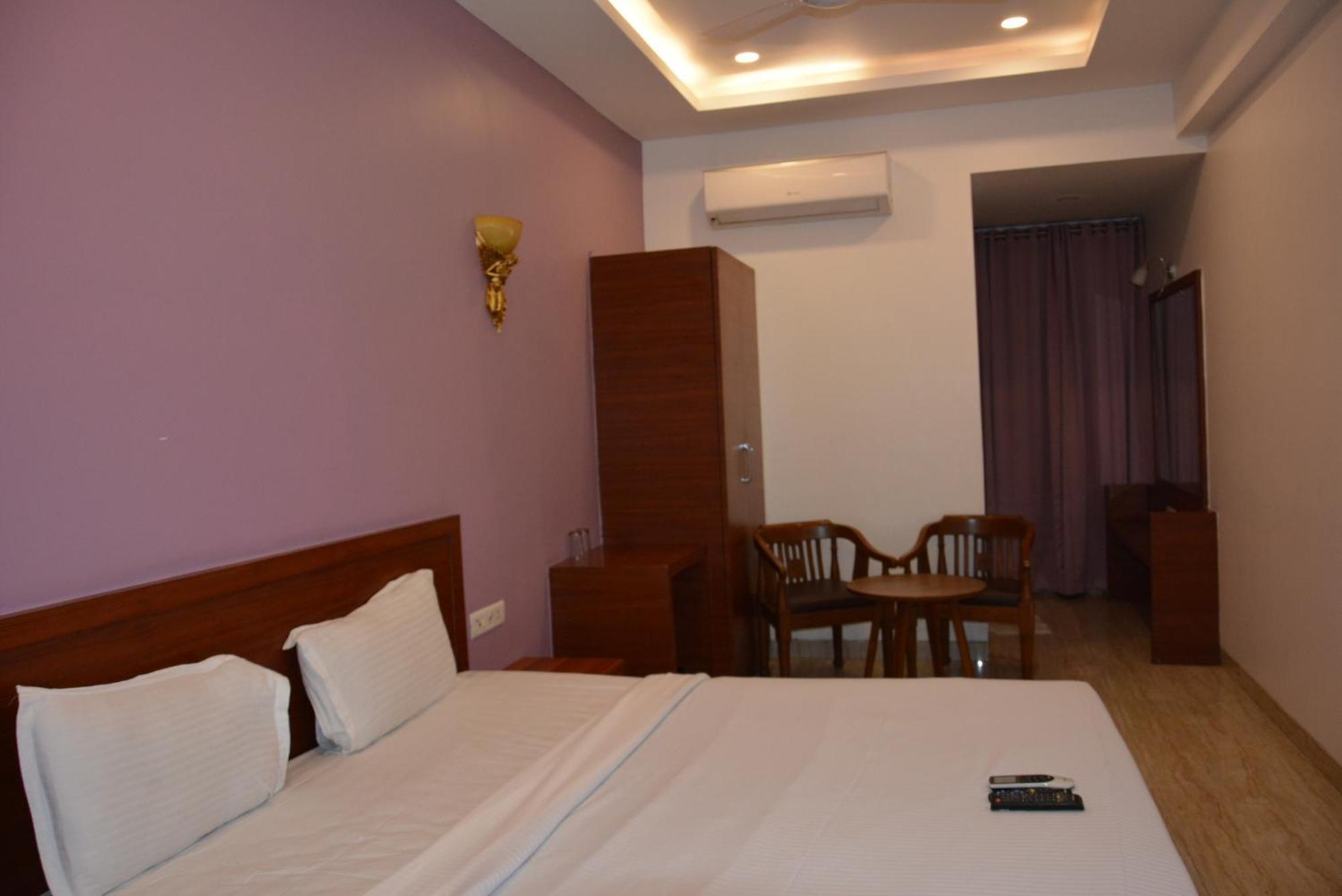 The Grand Neelam Hotel Raipur  Bagian luar foto